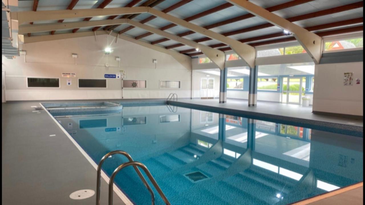 Foxes Sea Side Retreat Deluxe Chalet Is A Lovely Holiday Home Tucked Away On The Kent Coast Kingsdown  Bagian luar foto